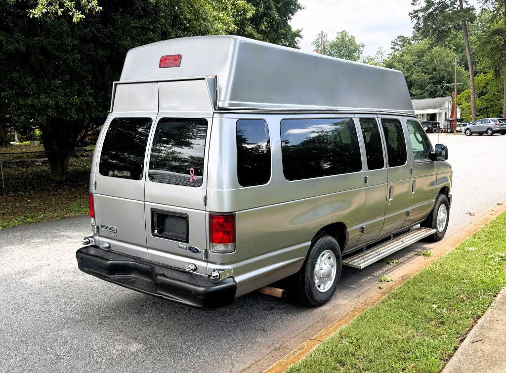 2010 Ford Econoline Image 5