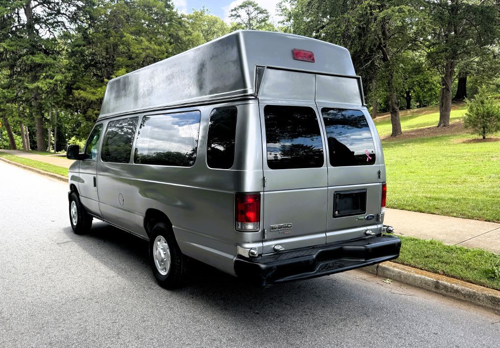 2010 Ford Econoline Image 7