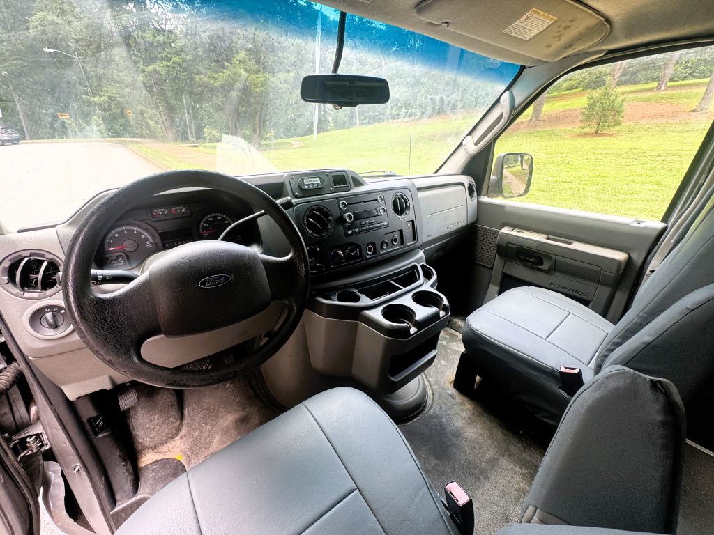 2010 Ford Econoline Image 11