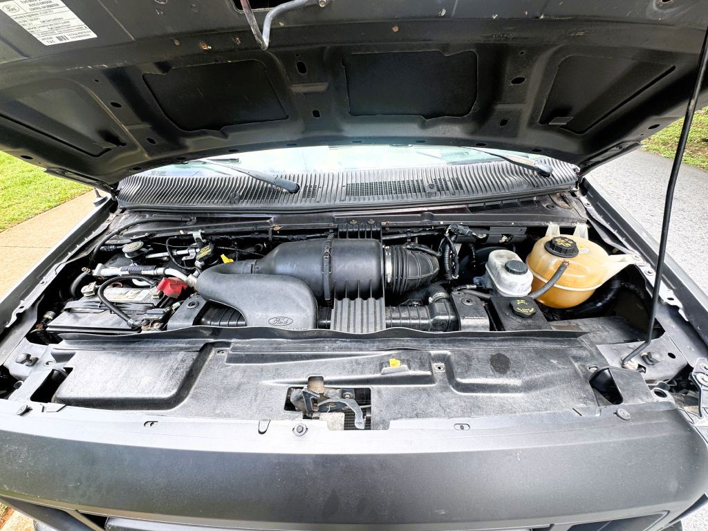 2010 Ford Econoline Image 13