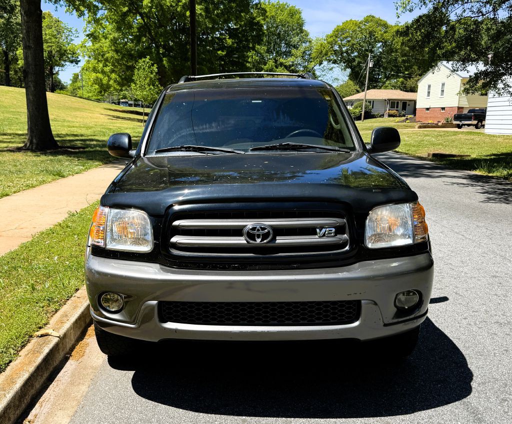 2004 Toyota Sequoia Image 2