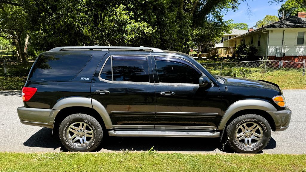 2004 Toyota Sequoia Image 4