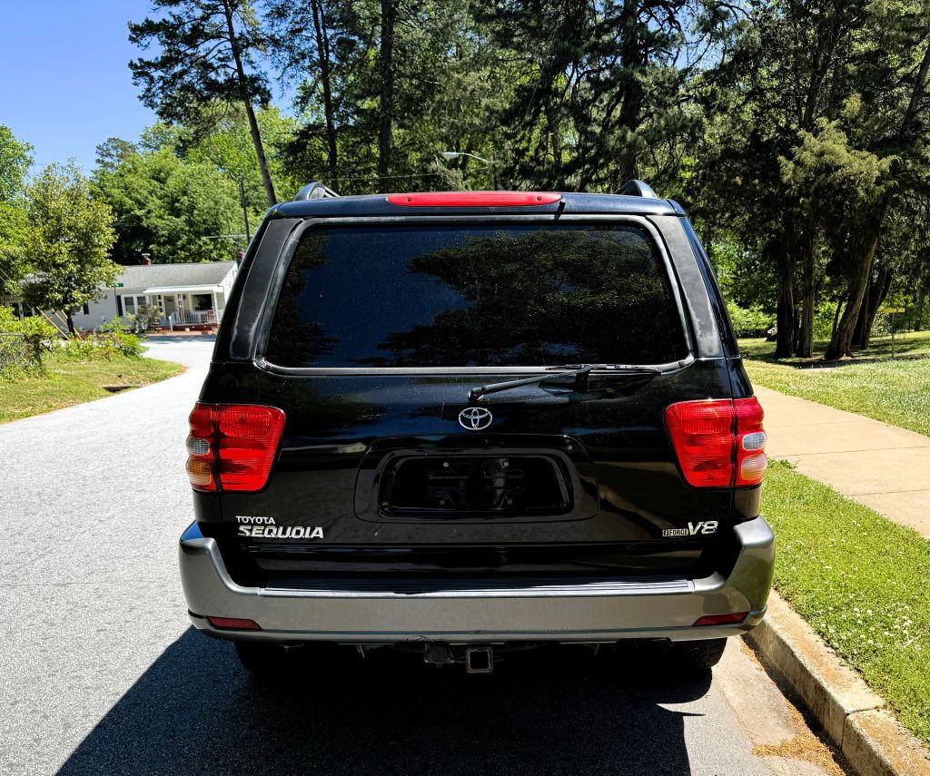 2004 Toyota Sequoia Image 6