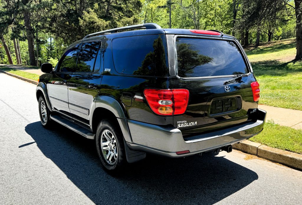 2004 Toyota Sequoia Image 7