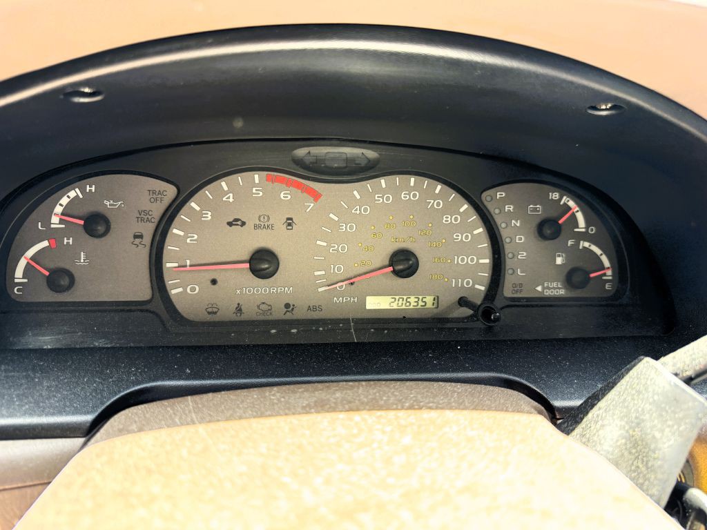 2004 Toyota Sequoia Image 14