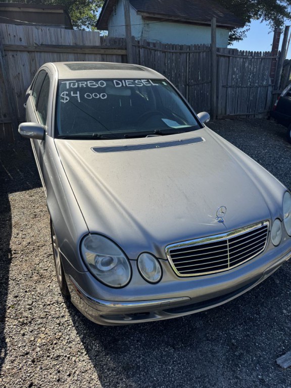 2005 Mercedes-Benz E-Class Image 1