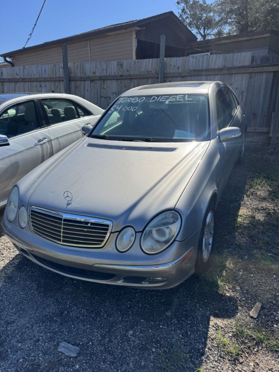 2005 Mercedes-Benz E-Class Image 2