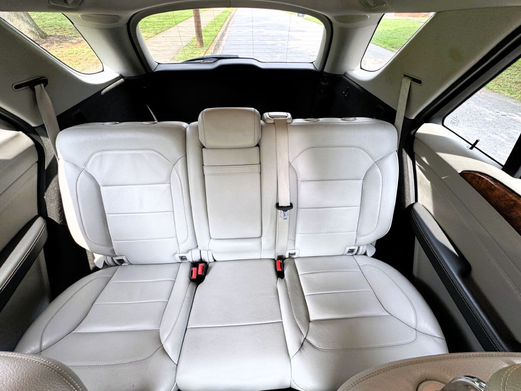 2012 Mercedes-Benz M-Class Image 10