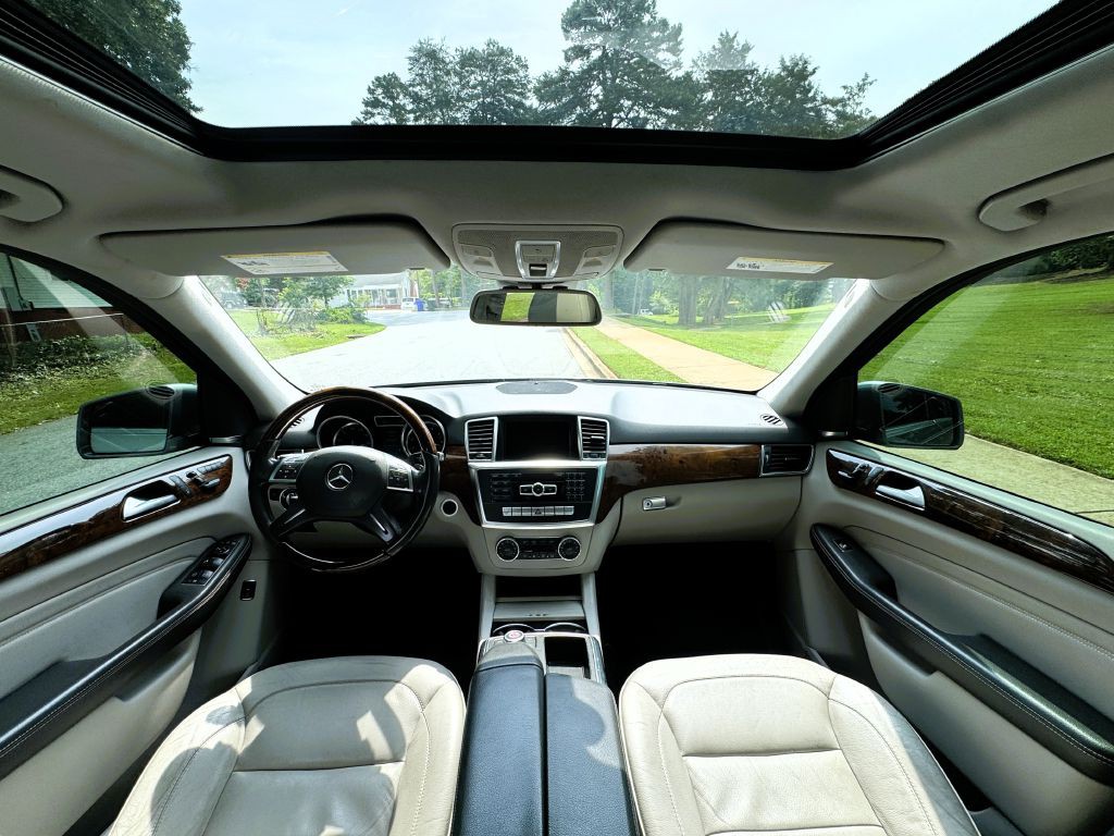 2012 Mercedes-Benz M-Class Image 11