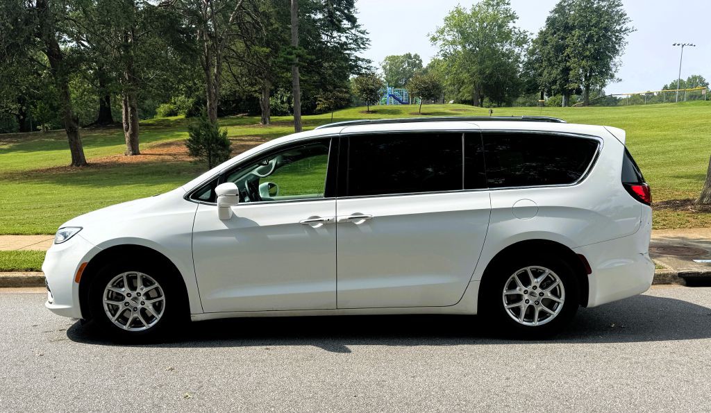 2021 Chrysler Pacifica Image 8