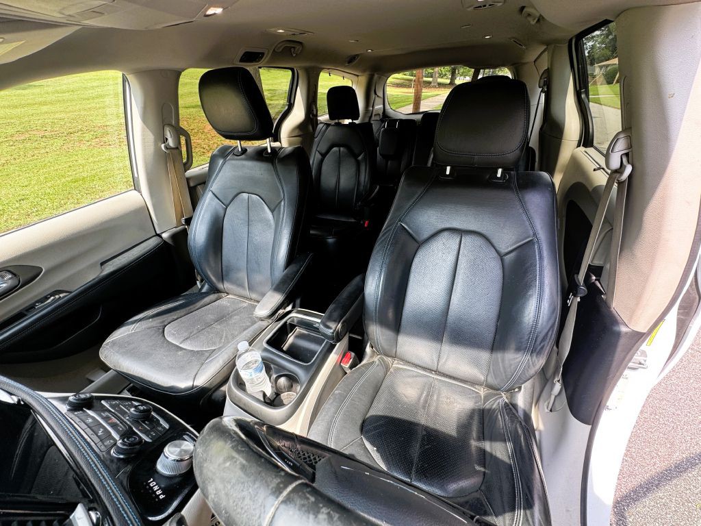 2021 Chrysler Pacifica Image 9