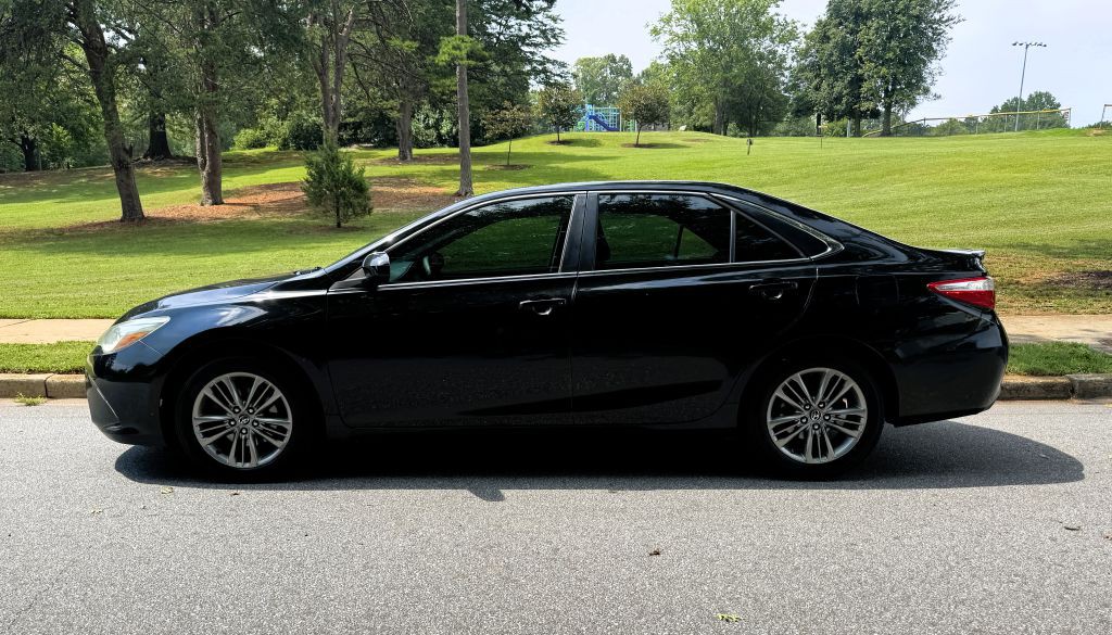 2016 Toyota Camry Image 8