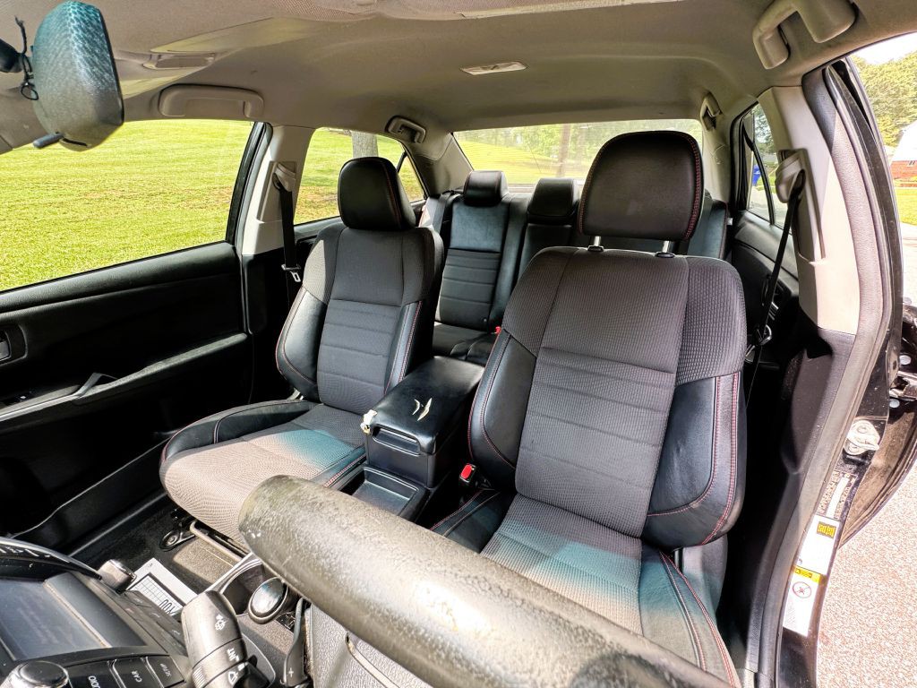 2016 Toyota Camry Image 9