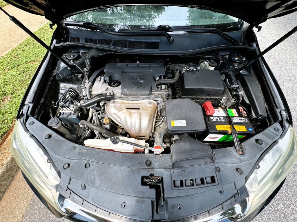 2016 Toyota Camry Image 12