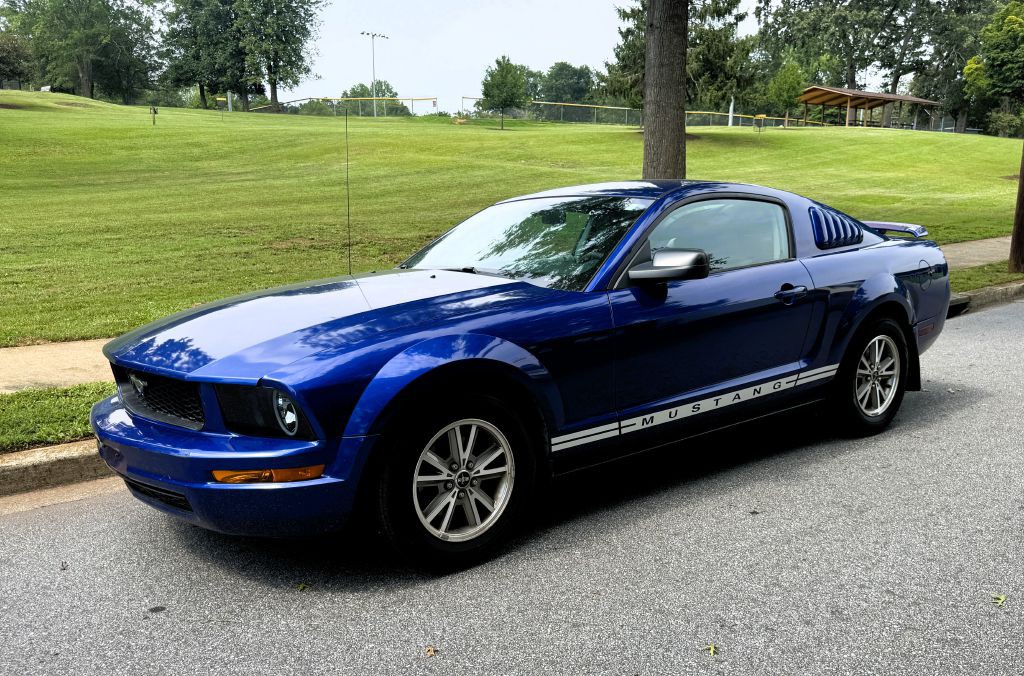 2005 Ford Mustang Image 1