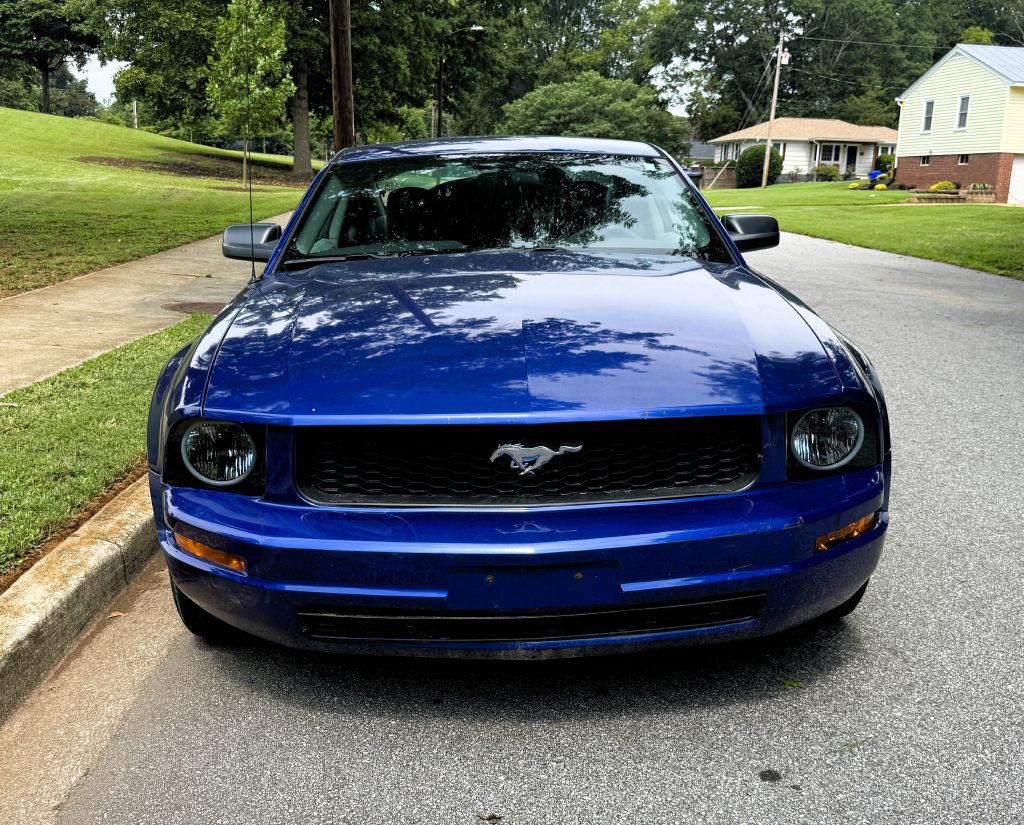 2005 Ford Mustang Image 2