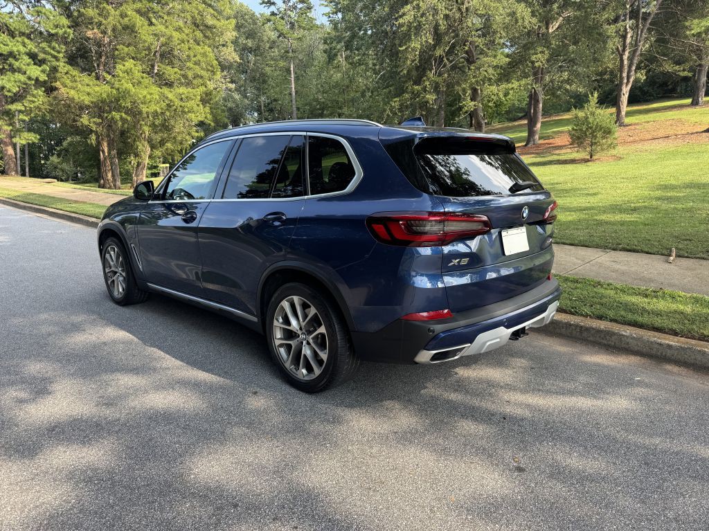 2021 BMW X5 Image 2