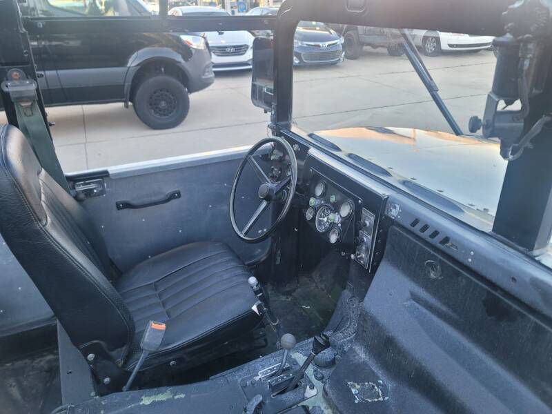 1994 AM General Humvee Image 11