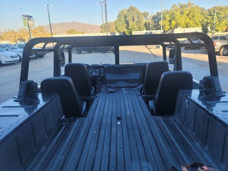 1994 AM General Humvee Image 11