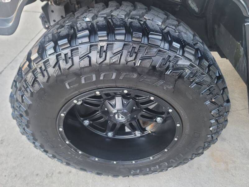 1994 AM General Humvee Image 12