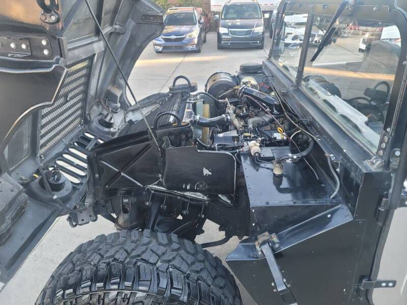 1994 AM General Humvee Image 13