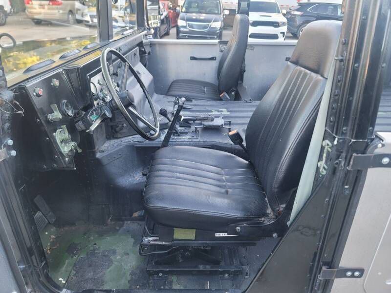 1994 AM General Humvee Image 23