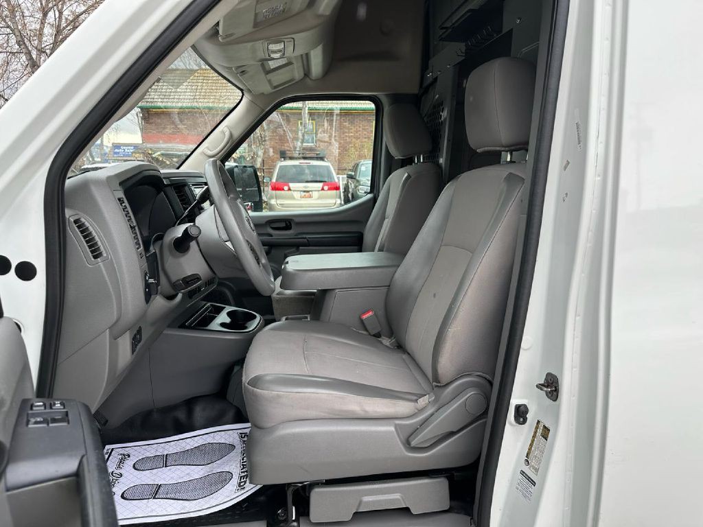 2018 Nissan NV Image 9