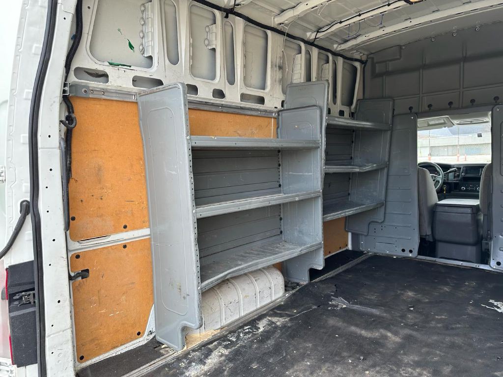 2018 Nissan NV Image 14