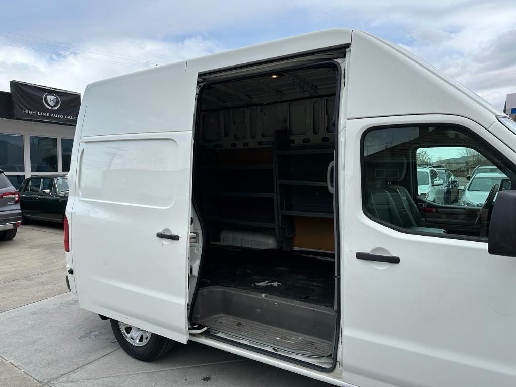 2018 Nissan NV Image 17