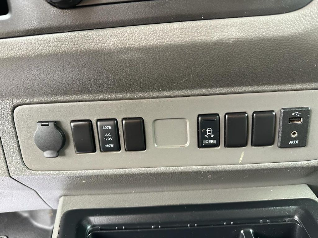2018 Nissan NV Image 19