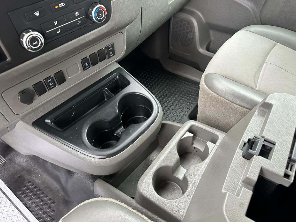 2018 Nissan NV Image 22