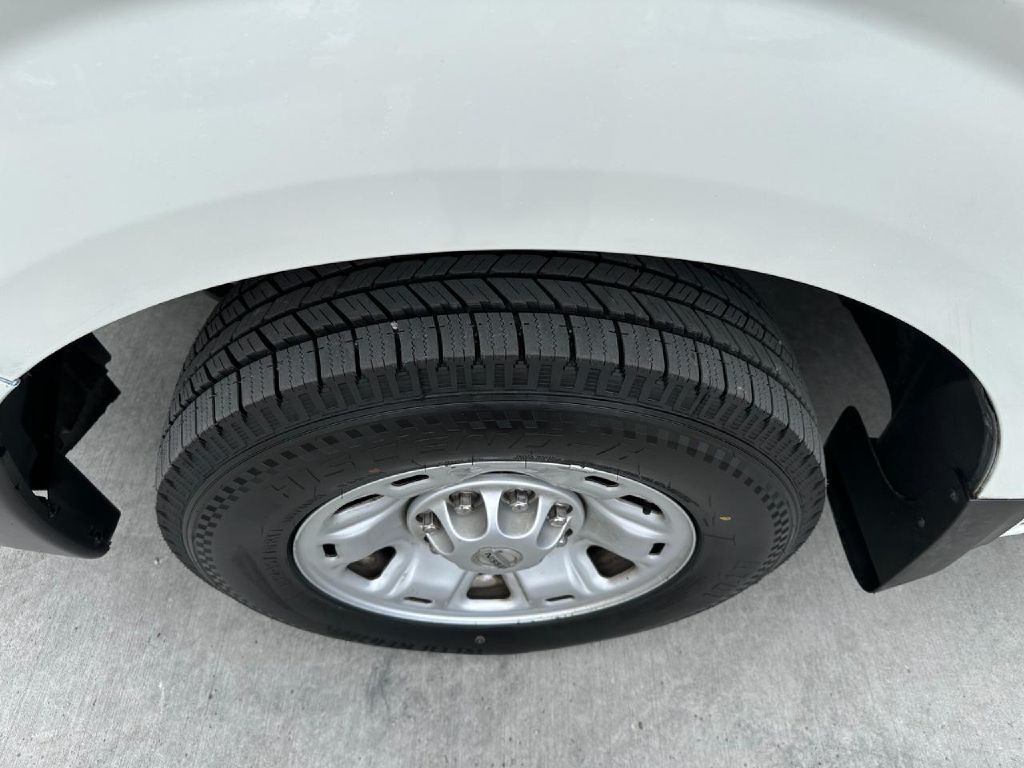 2018 Nissan NV Image 23