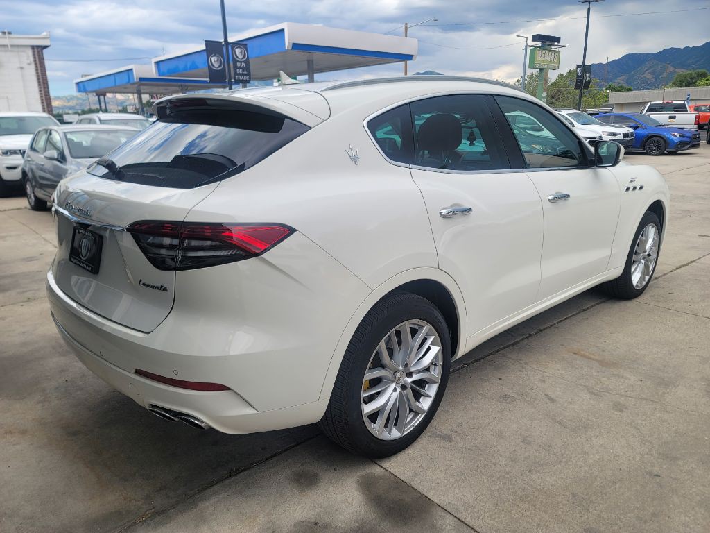 2022 Maserati Levante Image 7