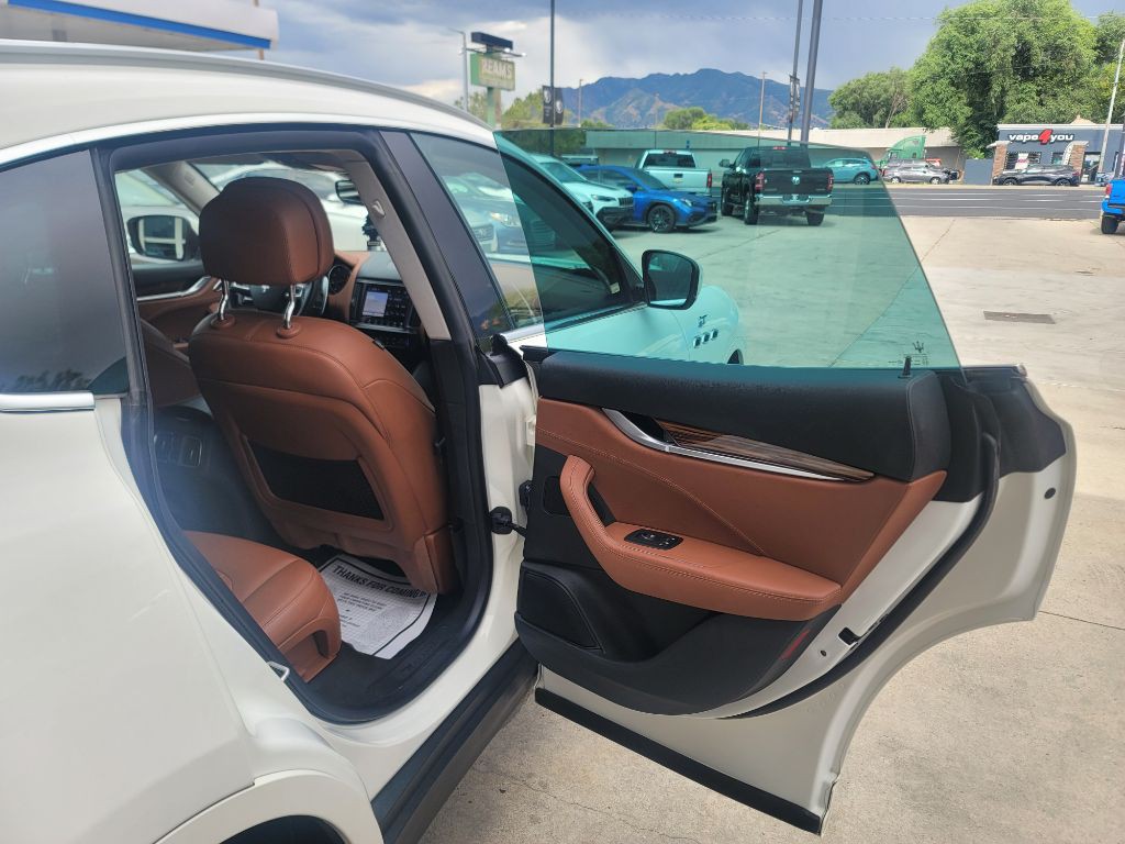 2022 Maserati Levante Image 10