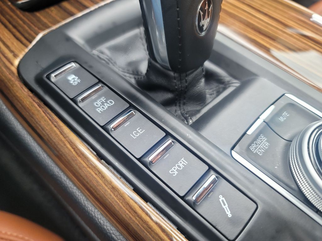 2022 Maserati Levante Image 25