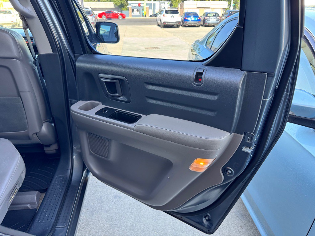 2011 Honda Ridgeline Image 24