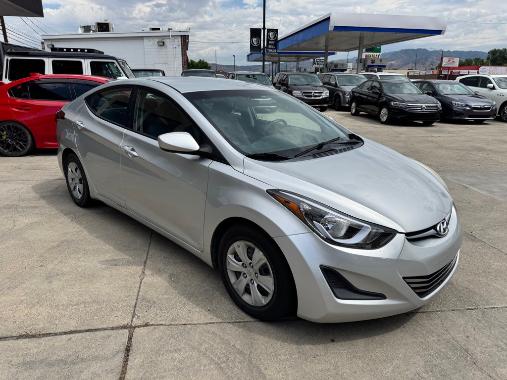2016 Hyundai Elantra Image 3