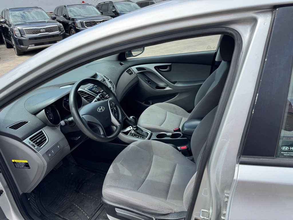 2016 Hyundai Elantra Image 9