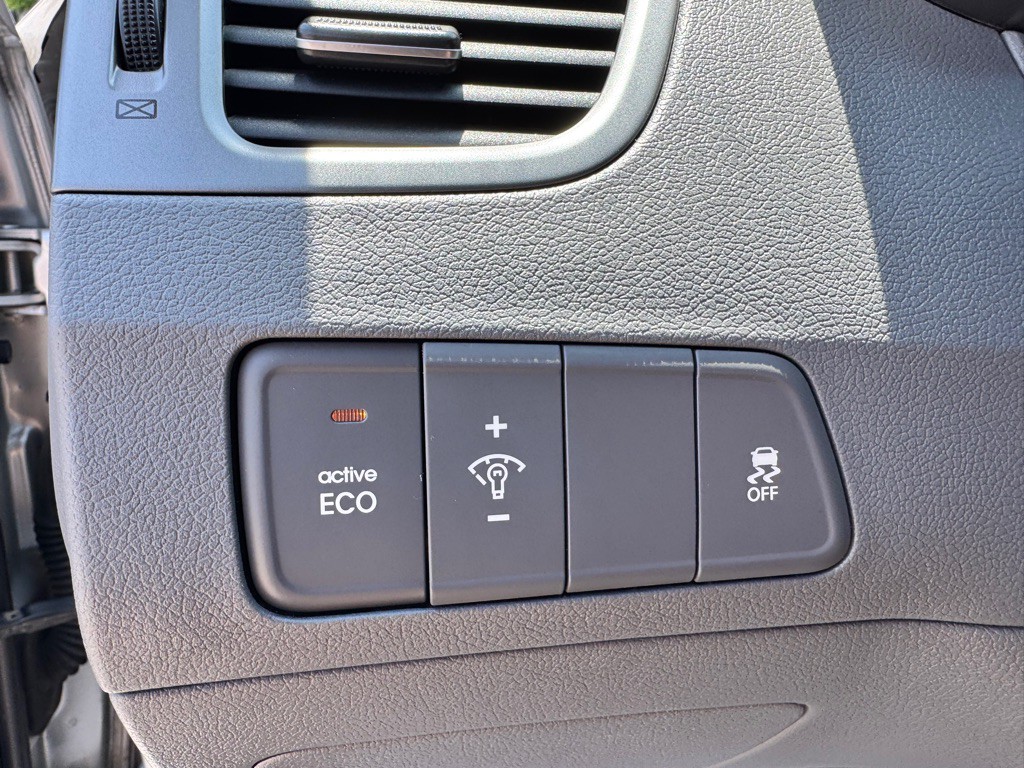 2016 Hyundai Elantra Image 15
