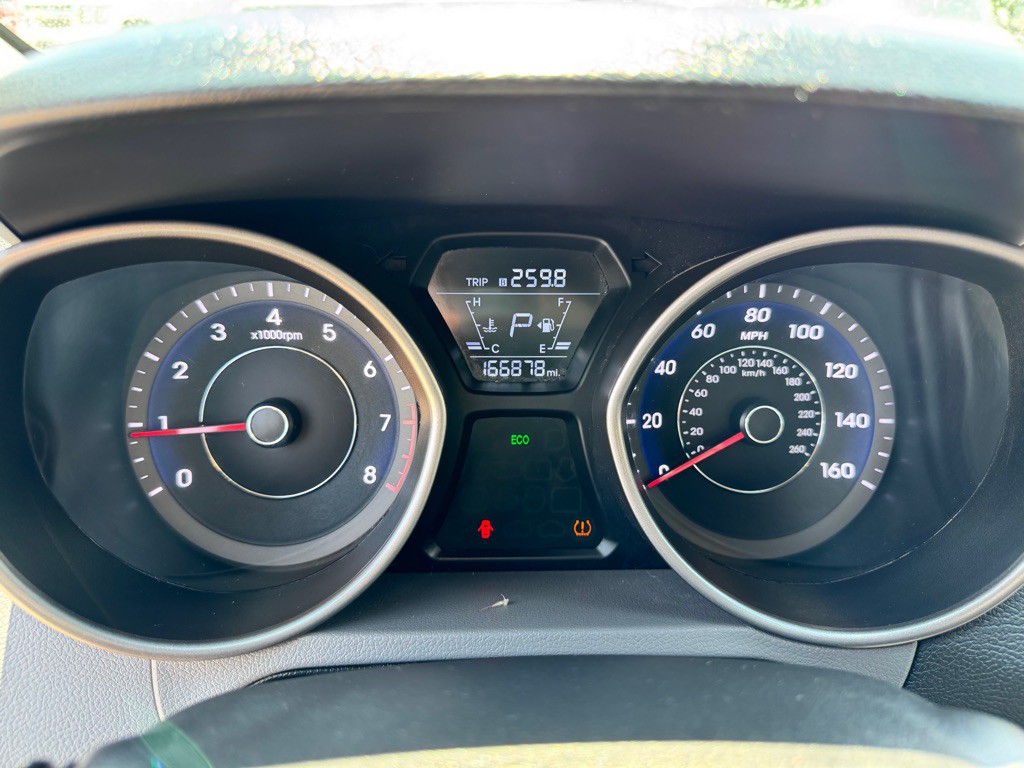 2016 Hyundai Elantra Image 17