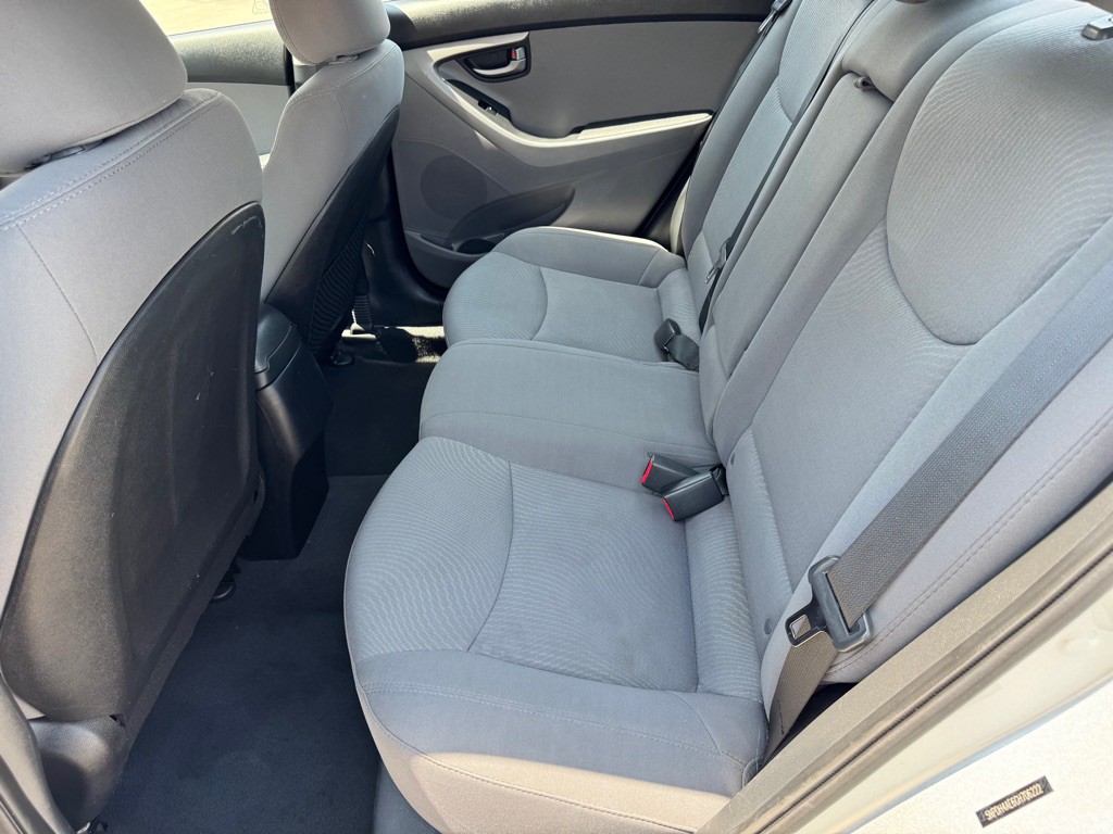2016 Hyundai Elantra Image 21