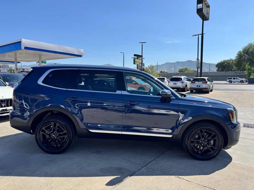 2023 Kia Telluride Image 2