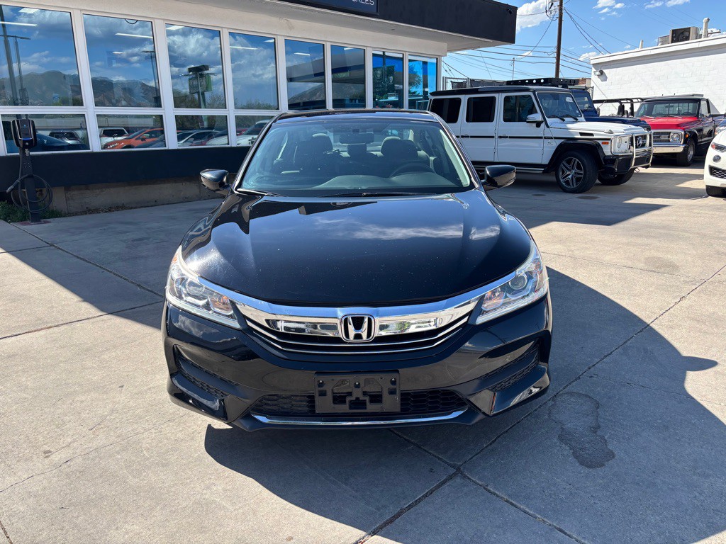 2016 Honda Accord Image 2