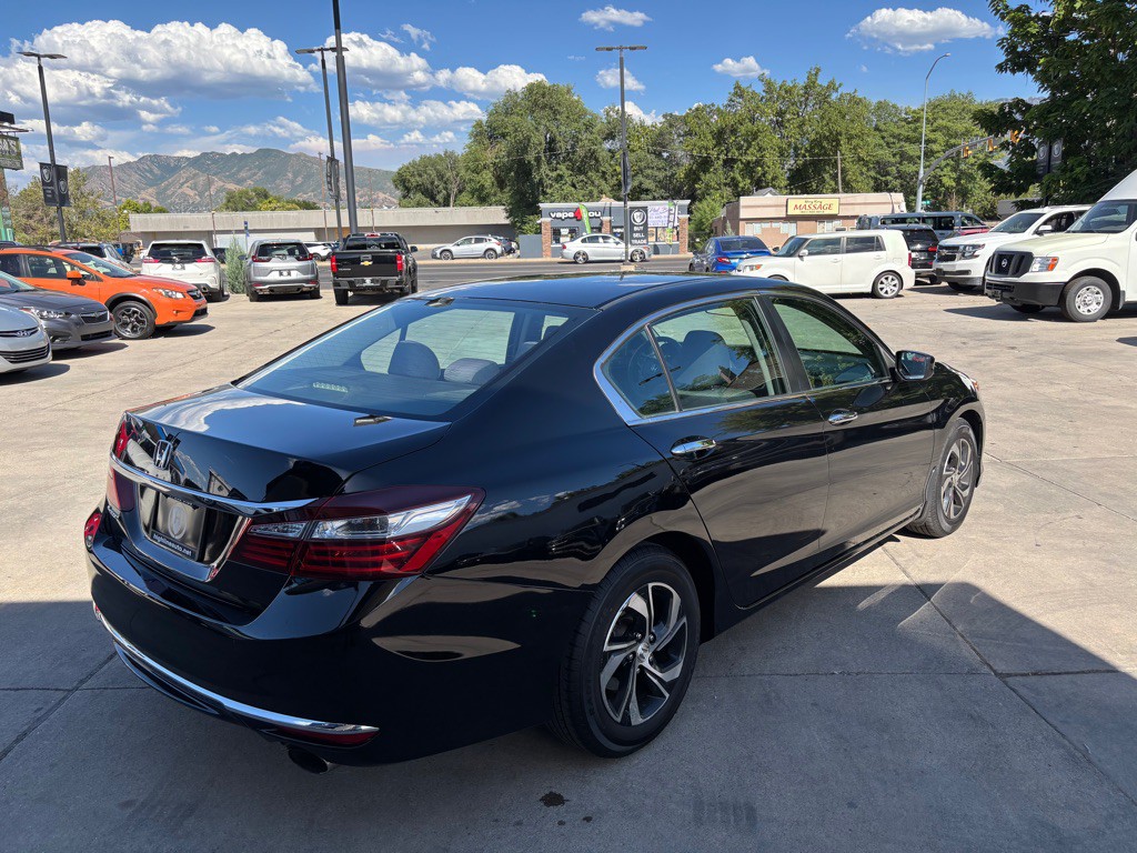 2016 Honda Accord Image 25