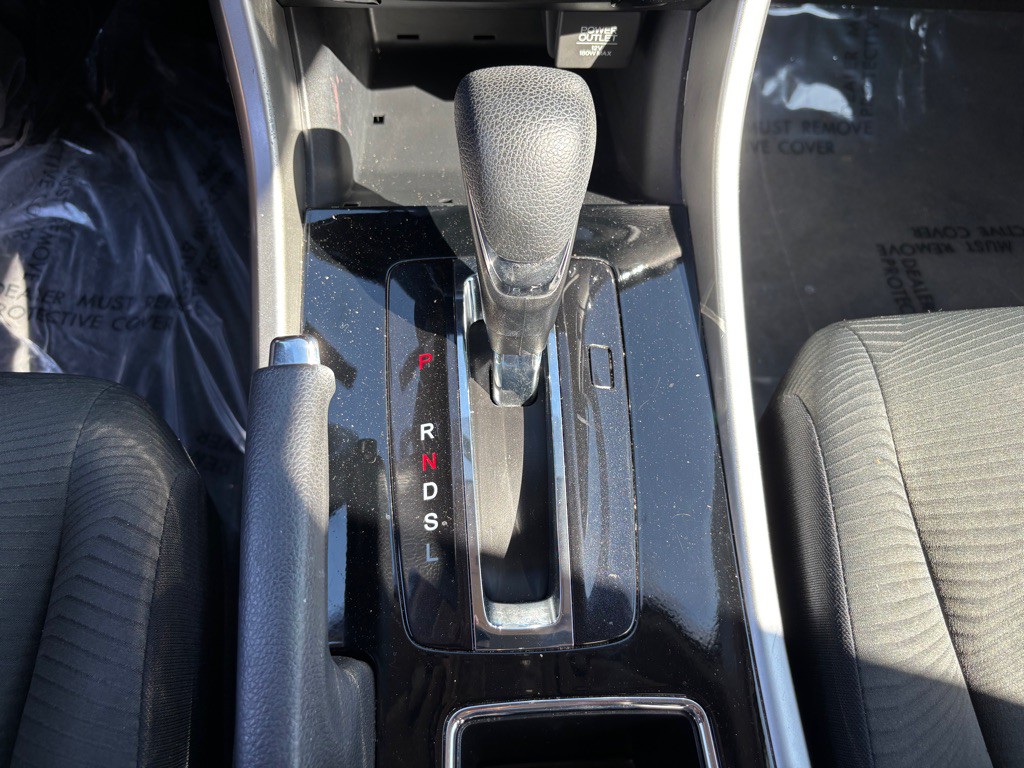 2016 Honda Accord Image 17