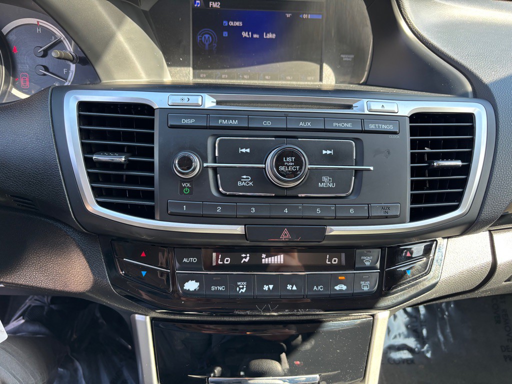 2016 Honda Accord Image 38