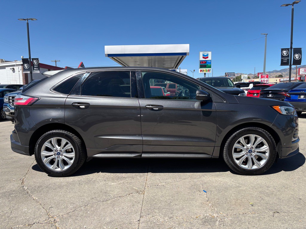 2020 Ford Edge Image 8