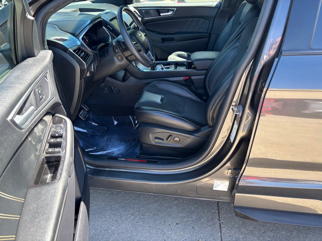2020 Ford Edge Image 12