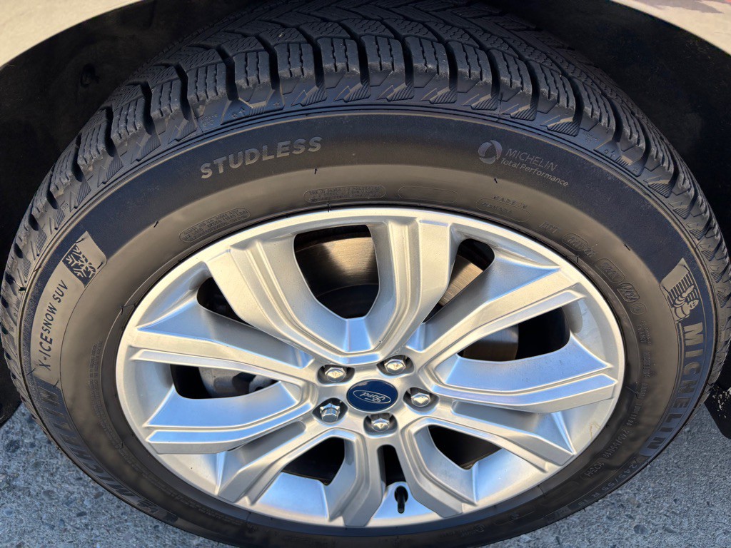 2020 Ford Edge Image 24