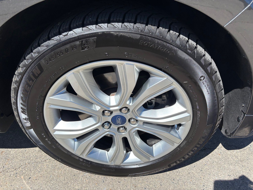 2020 Ford Edge Image 25